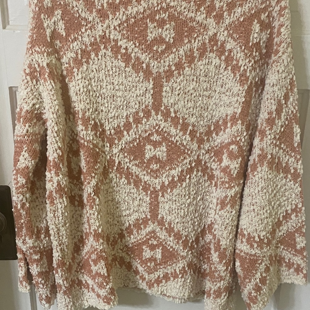 POL V-Neck Sweater - Cream and Peach Oversized will fit up to a large. - Picture 12 of 12